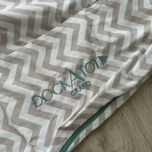 DockATot Grand Cover in Gray Chevron